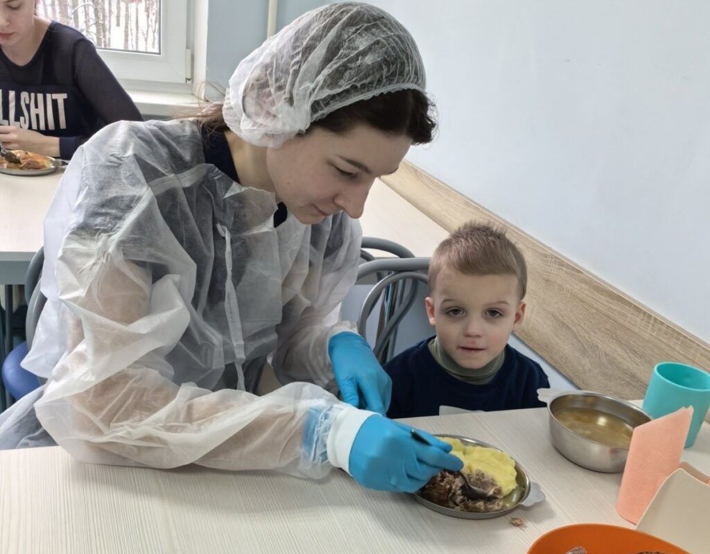 От детских пюрешек до супов для диабетиков: посмотрели, как работает пищеблок в Дзержинской ЦРБ