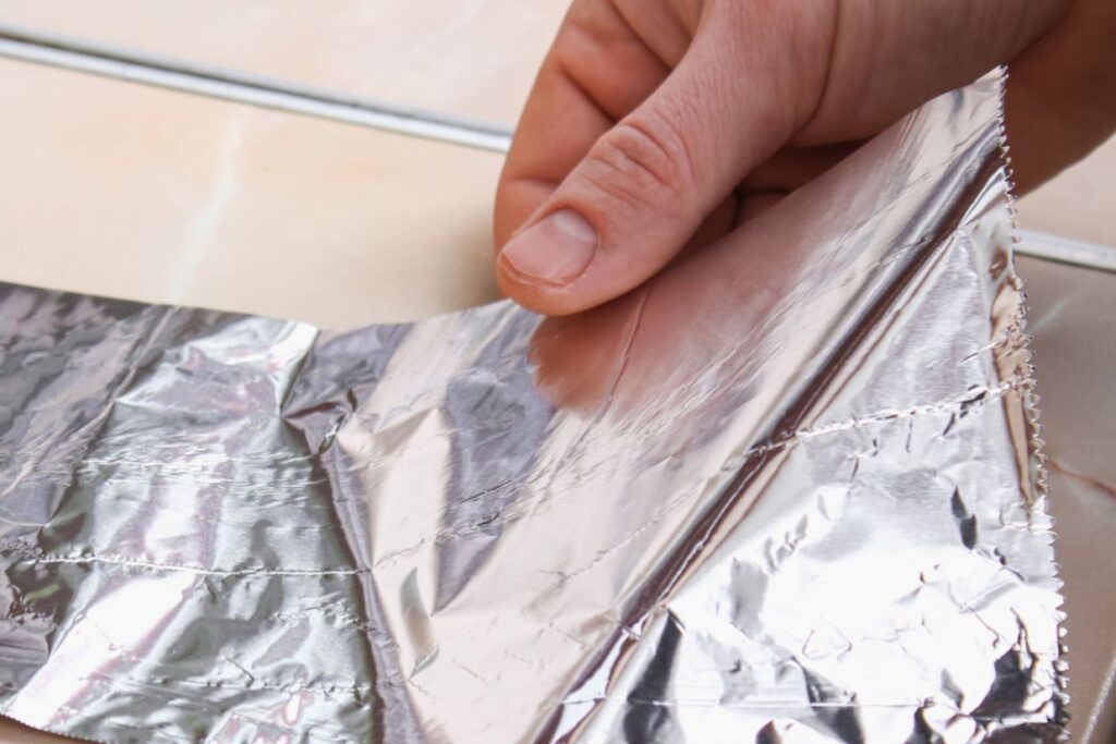 Фольгу российского производства признали опасной — выделение алюминия превышает норму в 19 раз