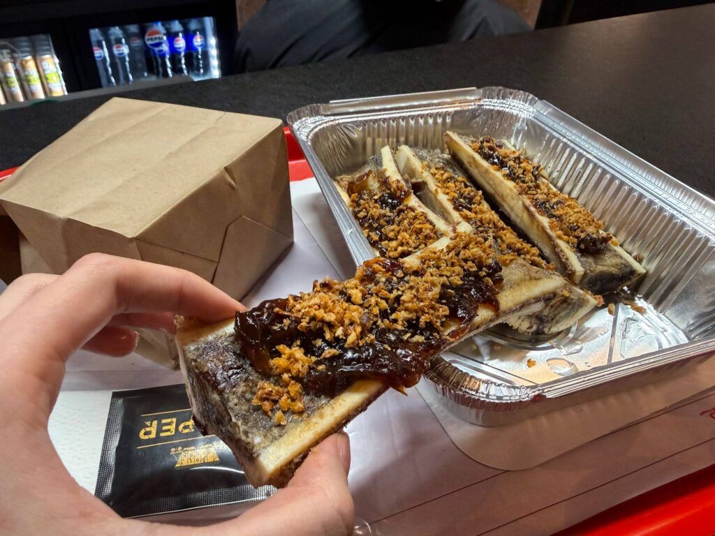 Деликатес за 19 рублей: проверили необычное меню в Минском районе