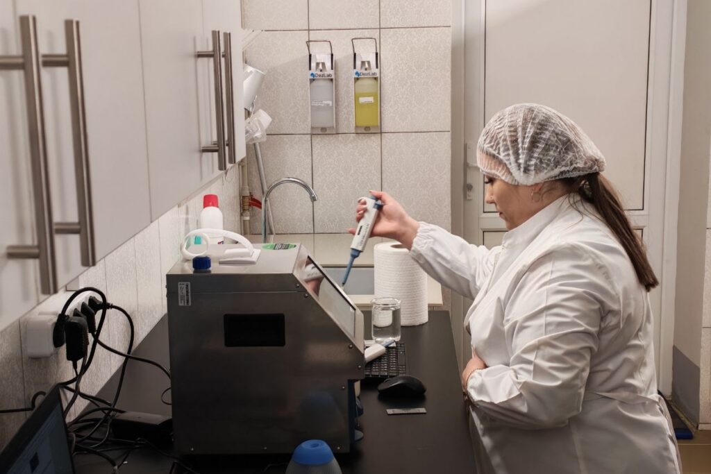 Белорусские агрокомбинаты ищут специалистов — зарплаты до 4500 рублей