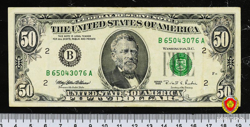 Пять долларов превратились в 50: в Минском районе изъяли фальшивую купюру
