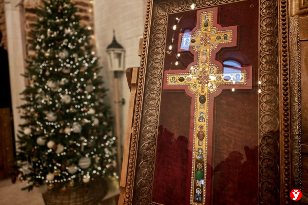 Копию Креста Евфросинии Полоцкой вручили Лукашенко — как он выглядит