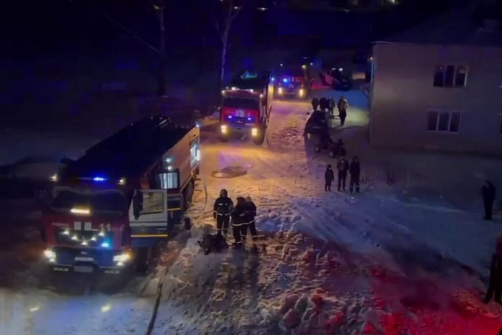 Ребенка спасли при пожаре в общежитии под Пуховичами