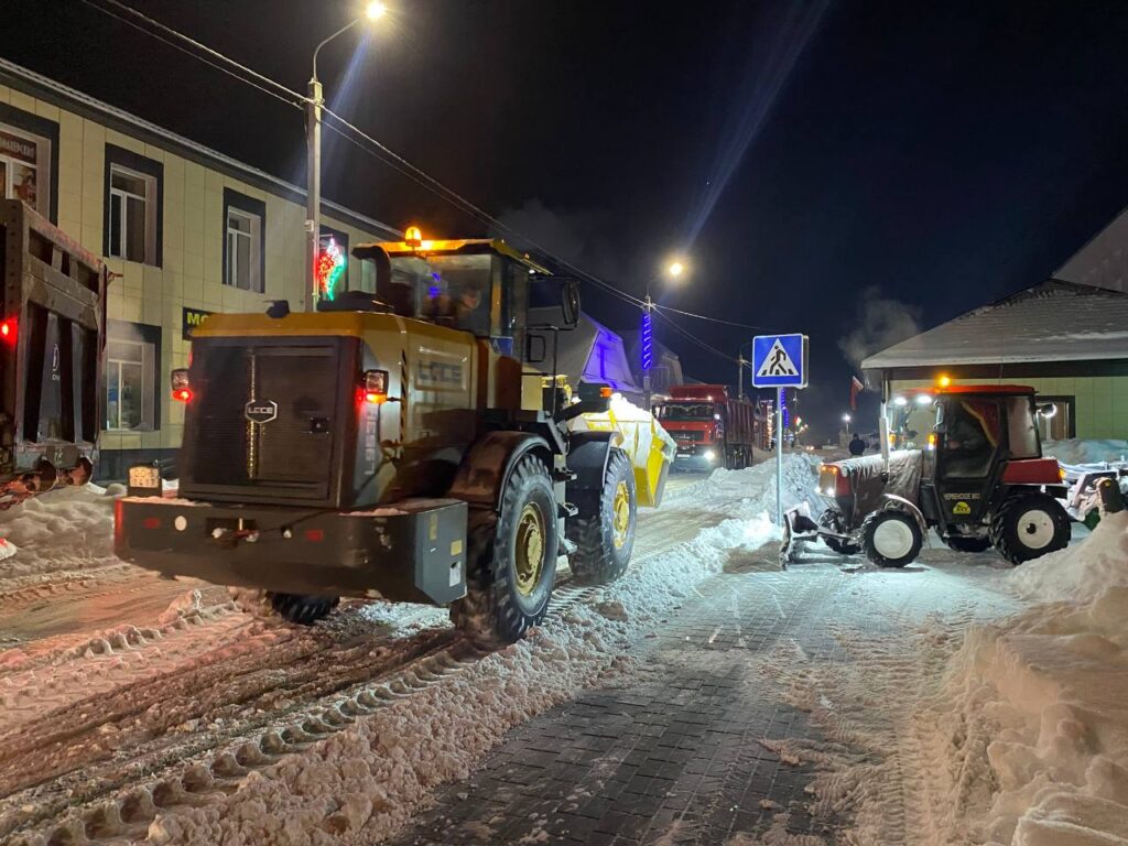 Тысячи километров дорог очищены от снега за ночь в Минской области