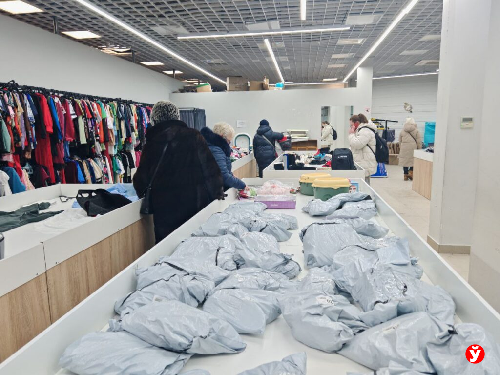 Золотой слиток и бюстгалтер не по размеру: корреспондент «МП» вслепую купила потерянные посылки WB