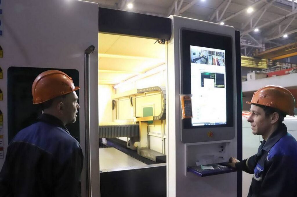 БЕЛАЗ внедрил оптоволоконную лазерную резку для высокоточной обработки металла