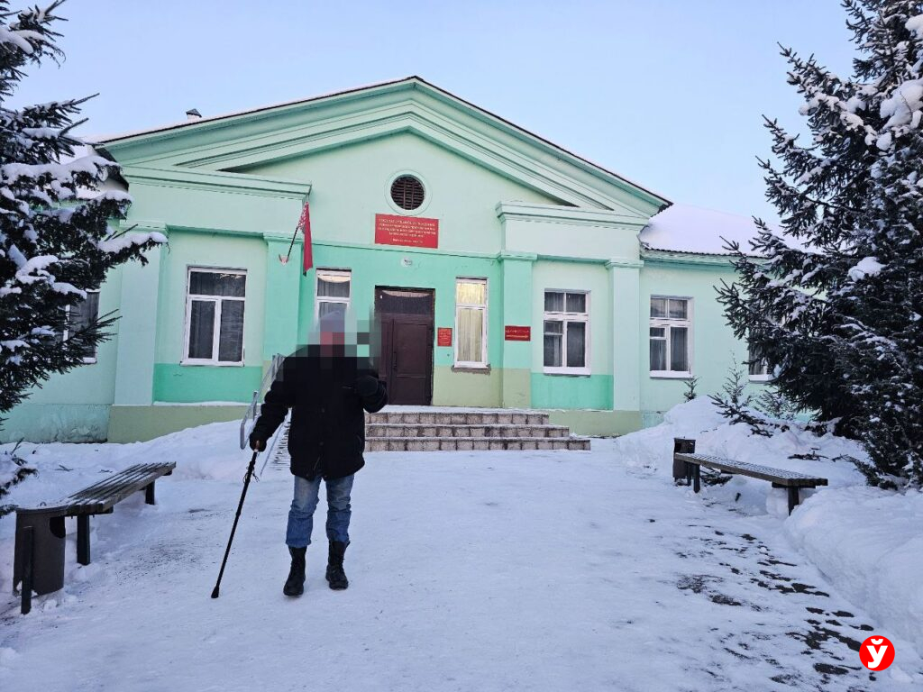 «Здесь снова почувствовал себя человеком». Как пункт обогрева в Борисове спасает бездомных в мороз