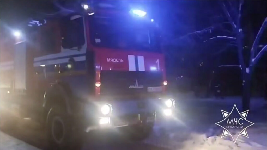 На пожаре в Мяделе спасатели эвакуировали 25 человек