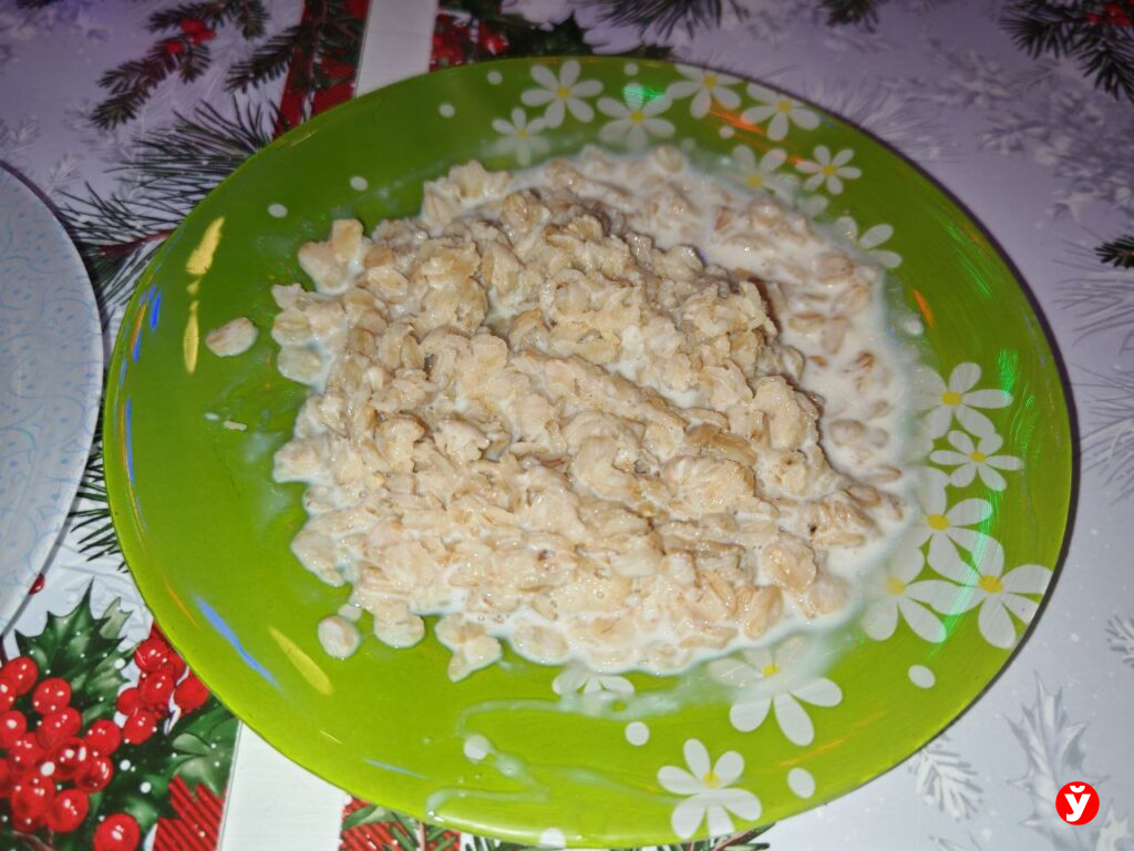 Сухая новинка от «Бабушкиной крынки» и жидкое в бутылке: вслепую протестировали два вида молока