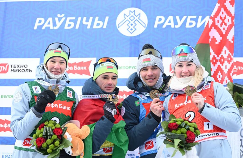 Президент поздравил белорусских биатлонистов с золотом в смешанной эстафете Кубка Содружества