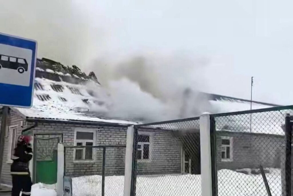 В Узде потушили пожар в здании обувного цеха