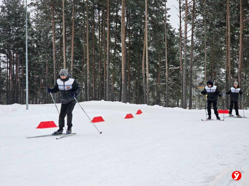 «Лёд хрустел под лыжами, а мы шли к финишу». В Борисове стартовал финал «Снежного снайпера»