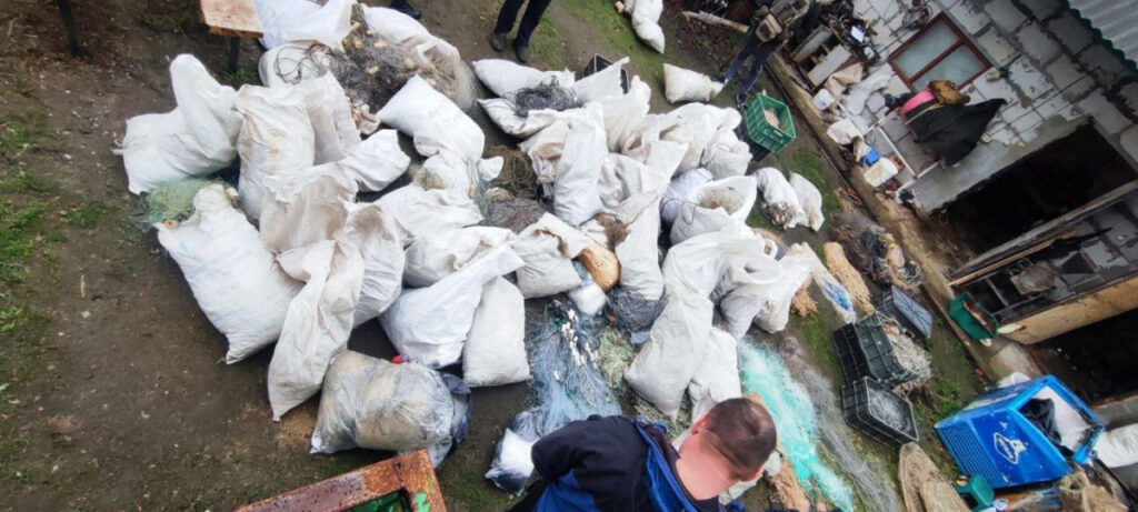 59 мешков сетей и туши бобров: в Гомеле разоблачили браконьера со стажем