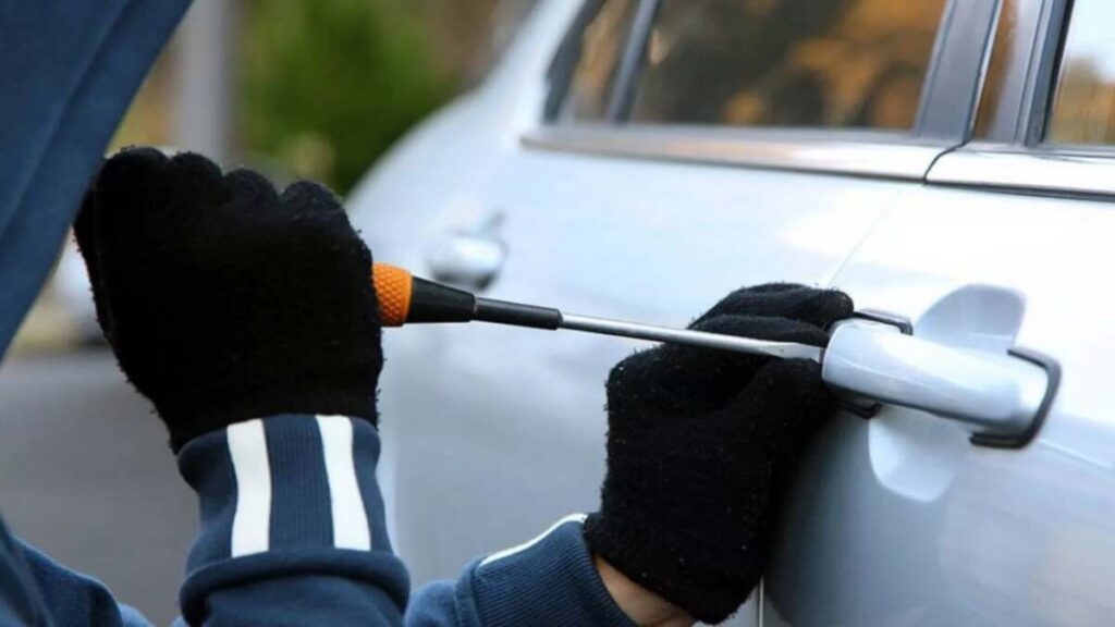 Юный угонщик из Солтановщины разбил чужой забор в Несвиже