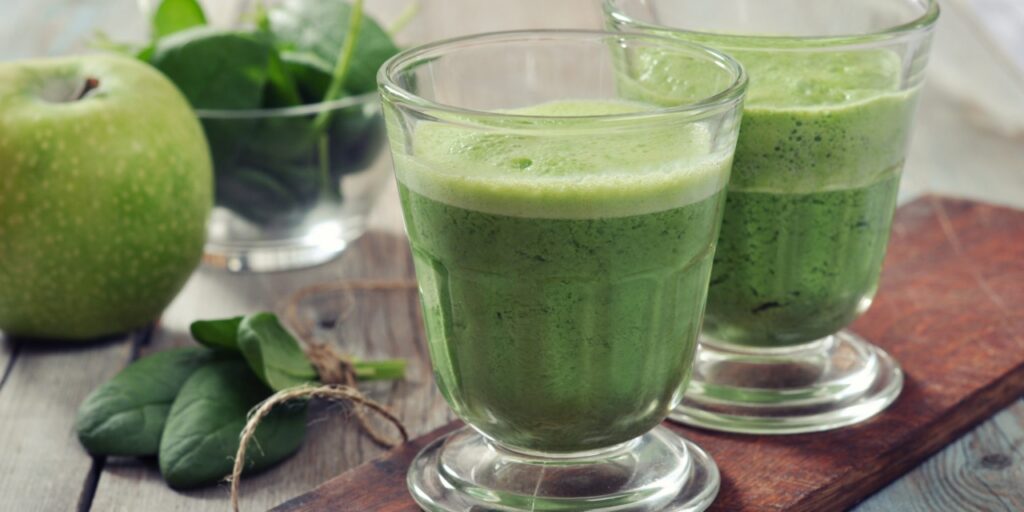 От супа до смузи: готовим зеленое монохромное меню