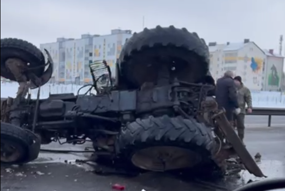 На трассе Р-1 Минск-Дзержинск затор из-за аварии с трактором