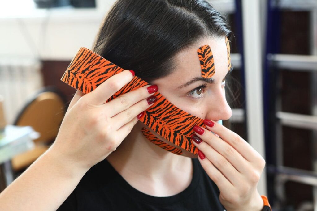 Пластыри или крем: что реально спасет кожу лица от обветривания зимой