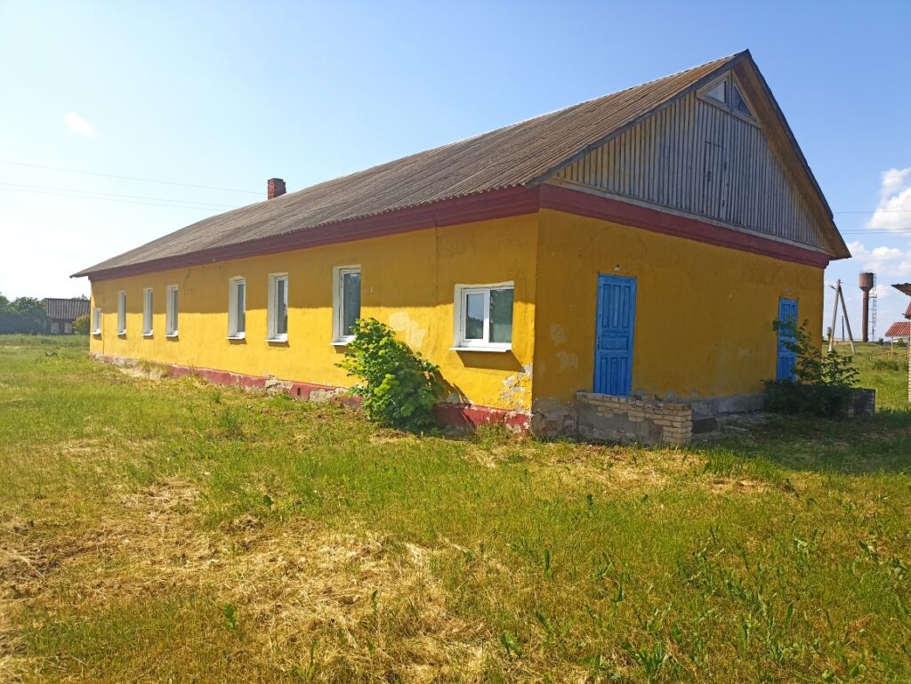 В Хойникском районе выставили на продажу ветлечебницу с земельным участком за 45 рублей