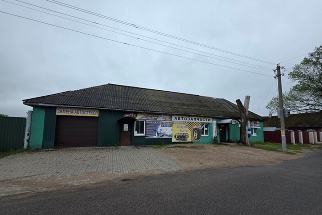 Проходная, диспетчерская и мастерские — комплекс зданий в Узде продают со скидкой 50%