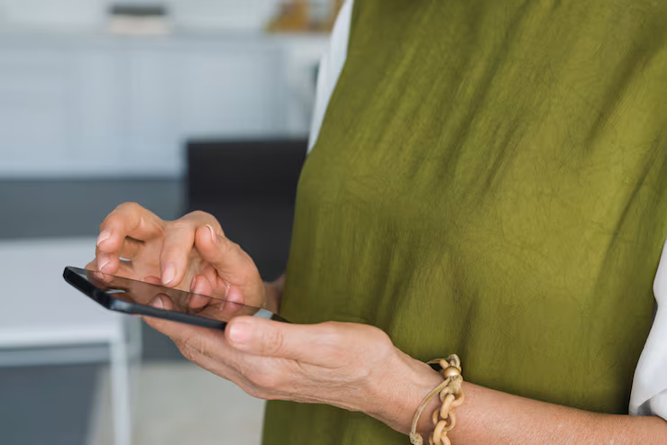 Борисовчанка потеряла 11 тысяч рублей за 60 минут — перед этим ей в Viber написал «милиционер»