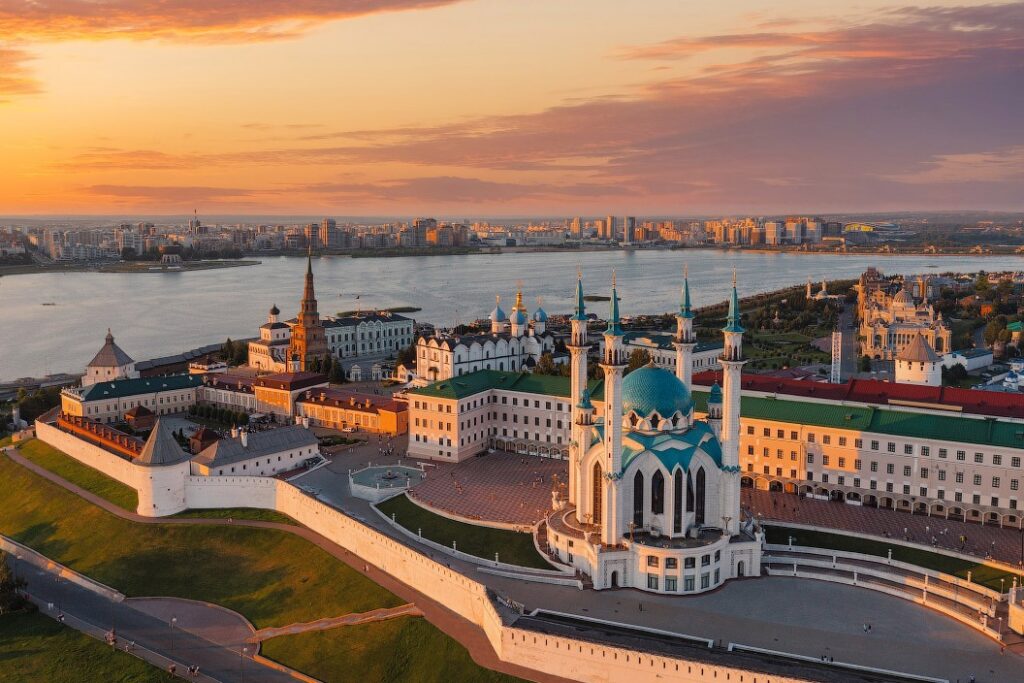 «Белавиа» объявила скидки до 50% на билеты в Казань и Екатеринбург