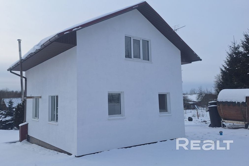 Под Минском продают дом с участком по цене однушки