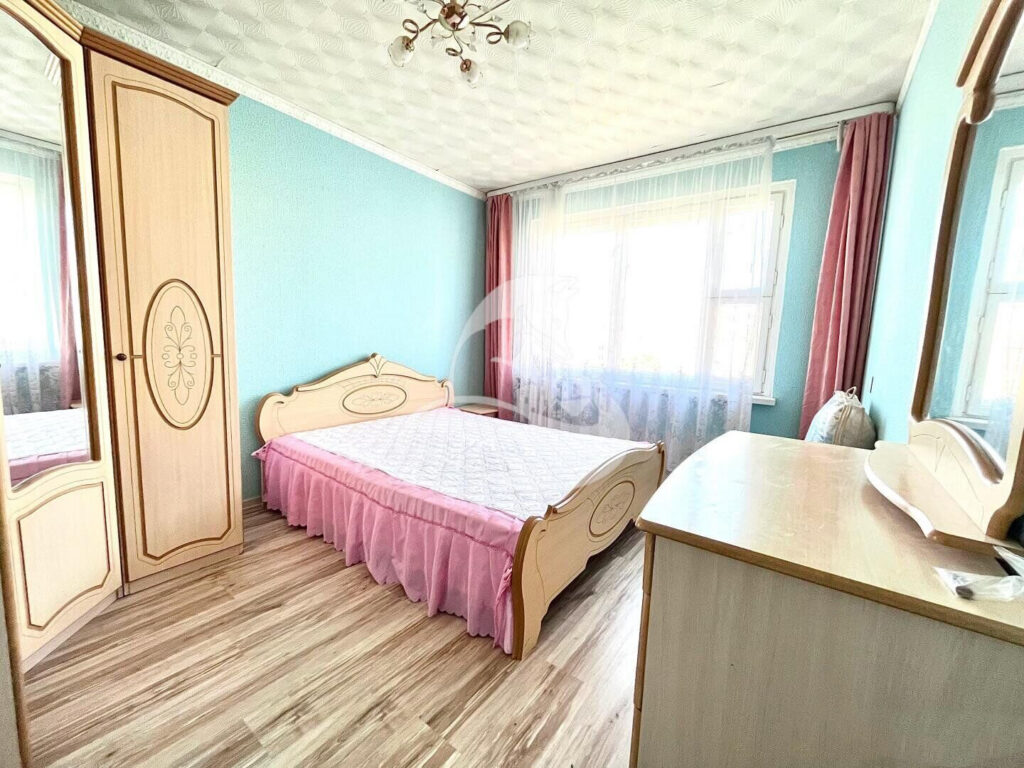 Для любителей простора и пустот. Как выглядит одна из бюджетных арендных трешек в Минске