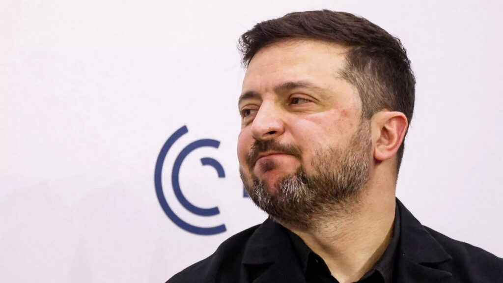 Азарёнок — о санкциях Зеленского Батьке: «Срочно спрячьте белорусские авианосцы»