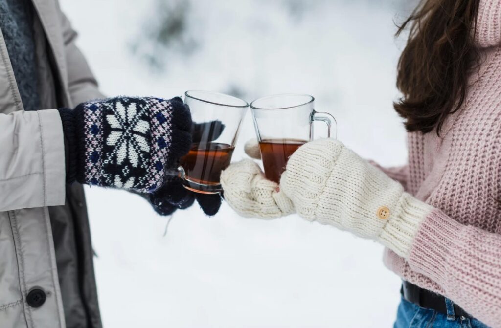 Правда ли, что небольшая доза алкоголя помогает согреться на морозе — ответил эксперт