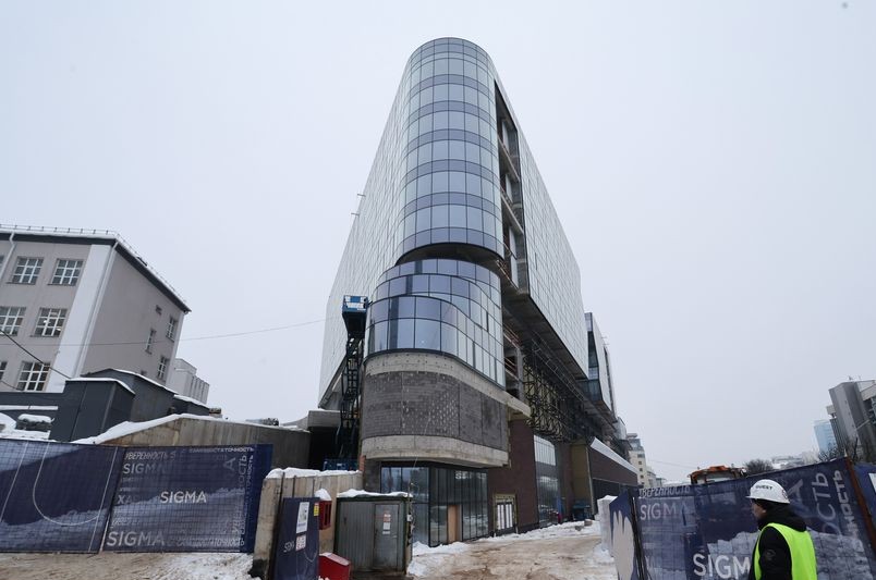 Многофункциональный комплекс с водопадом на фасаде откроют в центре Минска в 2026 году