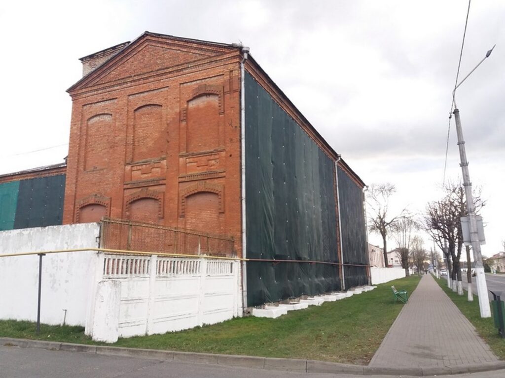 Консервно-фабрикатный цех в Слуцке продают с аукциона за 45 рублей