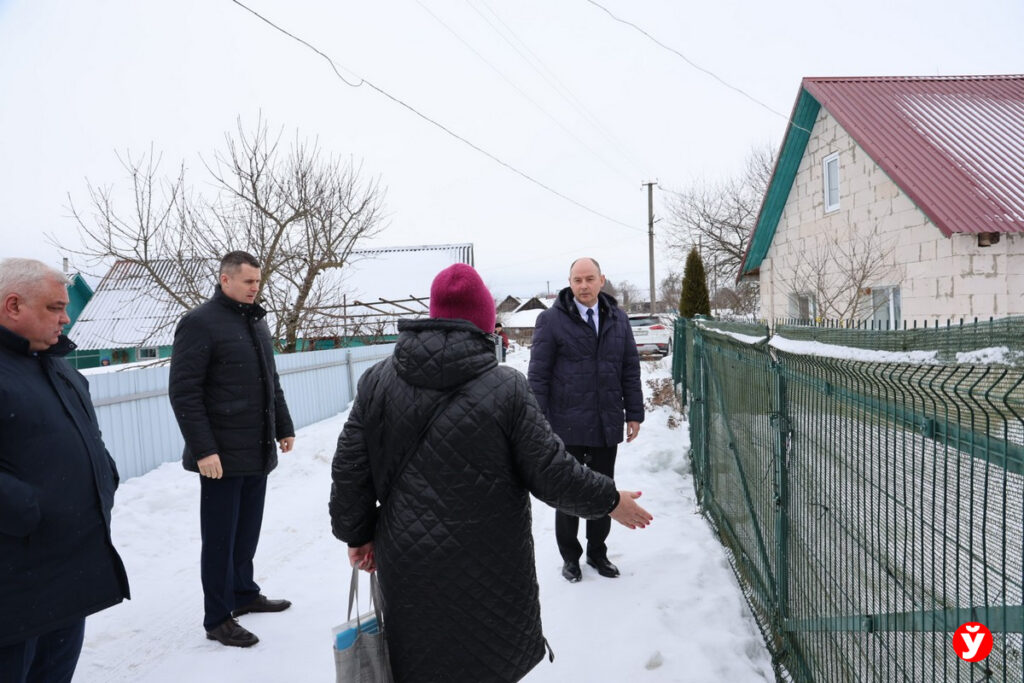 Препятствий для заезда нет: Кушнаренко лично выехал на место и разрешил спор воложинских соседей