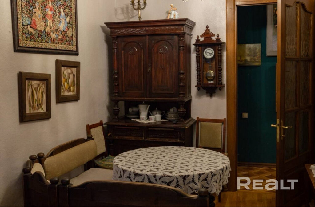 В Минске сдают ретроквартиру, где жила советская элита