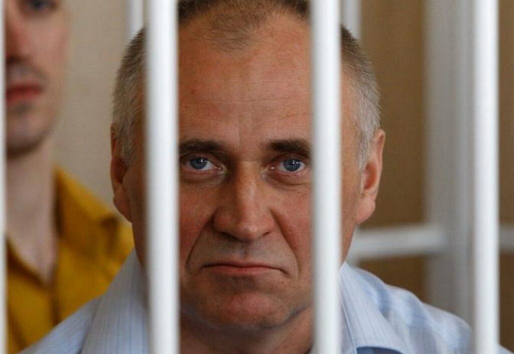 Азарёнок рассказал, почему Статкевич прожил свою жизнь зря