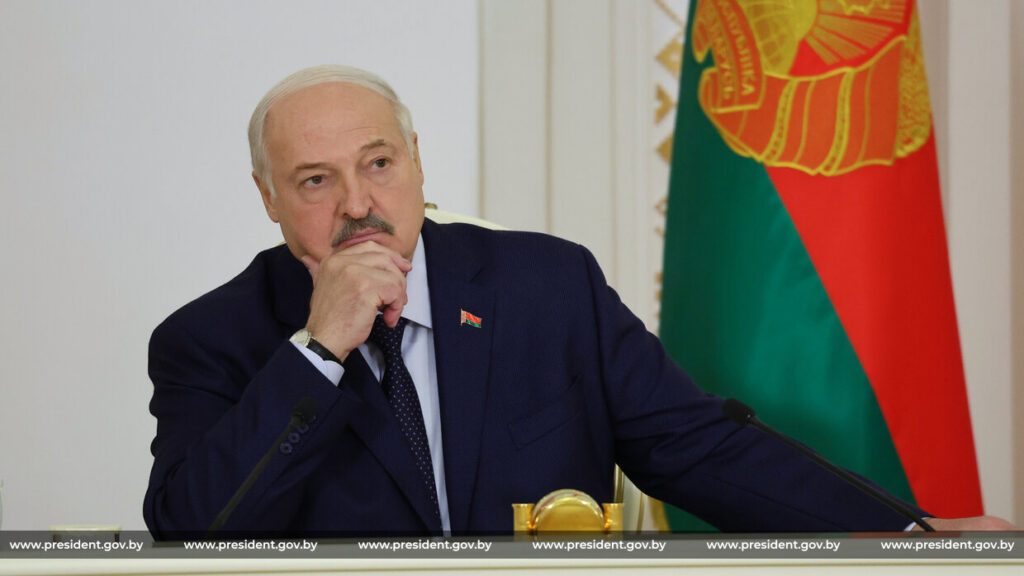 Торговлю электронными сигаретами в Беларуси хотят ужесточить: Лукашенко поддержал инициативу