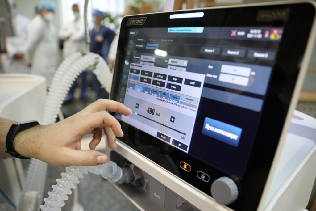 Горячая вода залила несколько отделений и оперблок витебской больницы