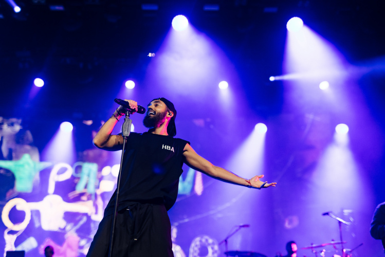 Белорусам продали фальшивые билеты на МОТа: фанаты остались без концерта и денег