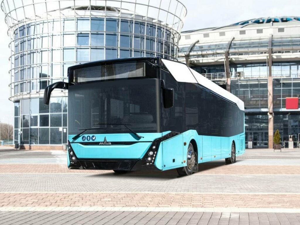 Без дневной зарядки: партию в 100 белорусских электробусов поставили в Санкт-Петербург