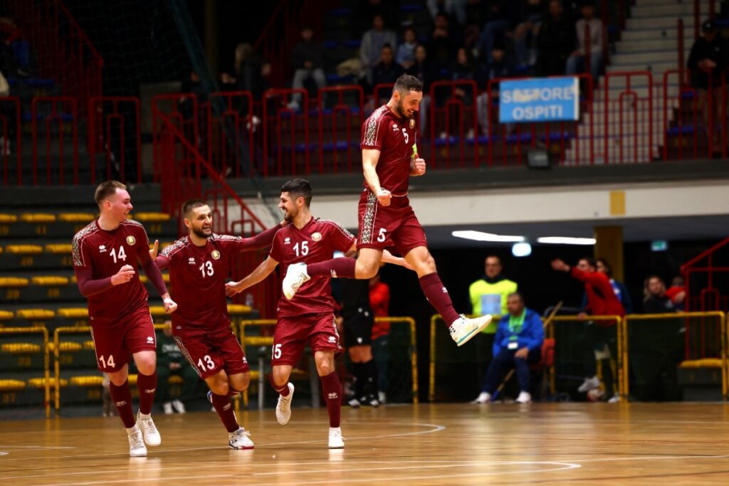 Белорусские мини-футболисты попали на штраф в 2400 евро, но за что?