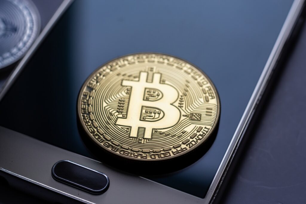 Куда дальше пойдет биткоин после рекордного падения в феврале