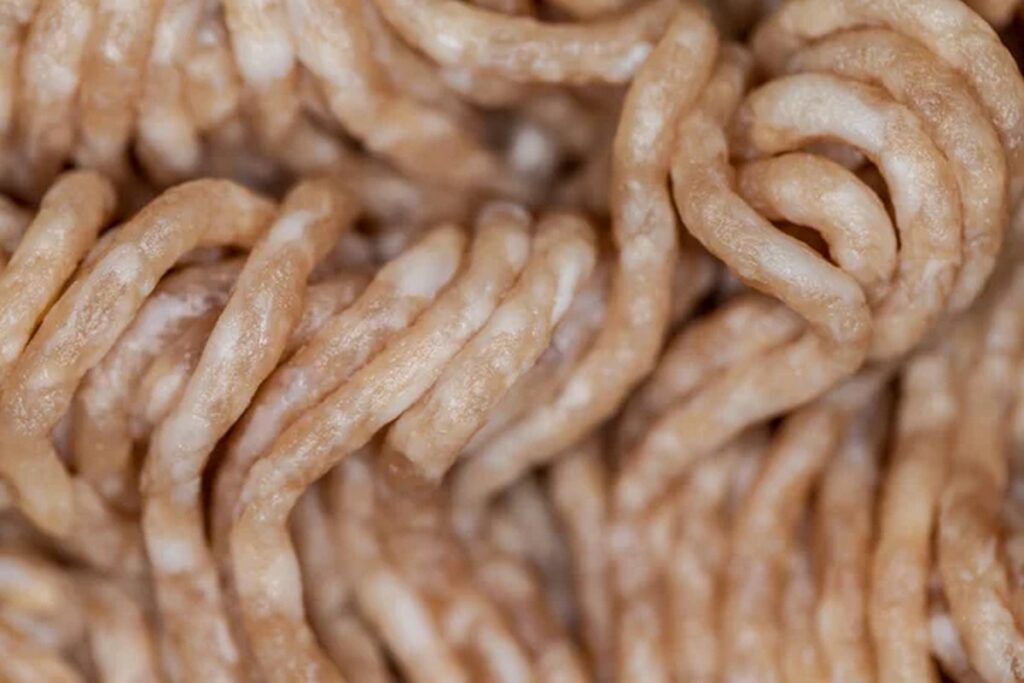 Скандал из-за фарша: после видео минчанки в магазин пришла санслужба