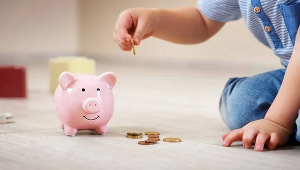 Работаете в маленькой компании или у ИП? Минтруда назвало порядок оформления детского пособия