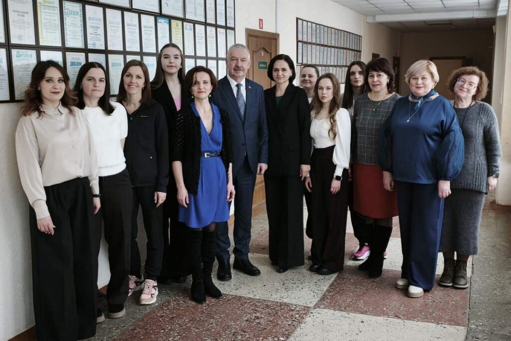 18 выпускников вернулись учить в родные стены – как шестая школа Жодино воспитывает поколения