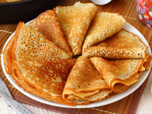 Провожаем зиму со вкусом: три рецепта фаршированных блинов на Масленицу