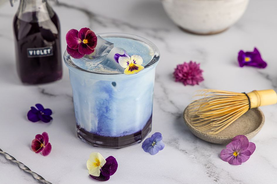 Удивите мужа тремя блюдами в синем цвете