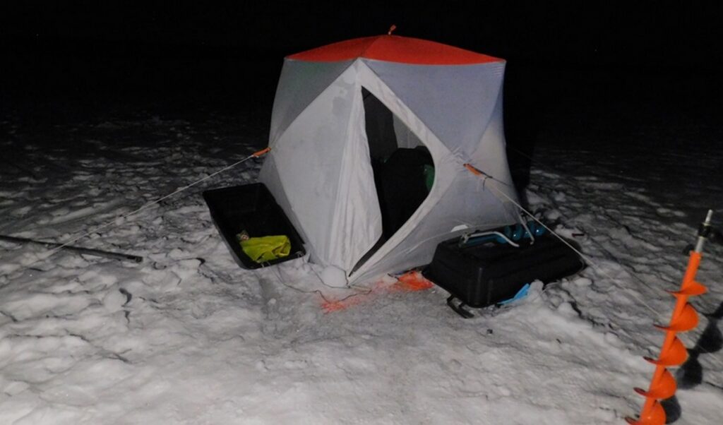 Тонкий лед и угарный газ: три человека погибли на водоемах Минской области за выходные