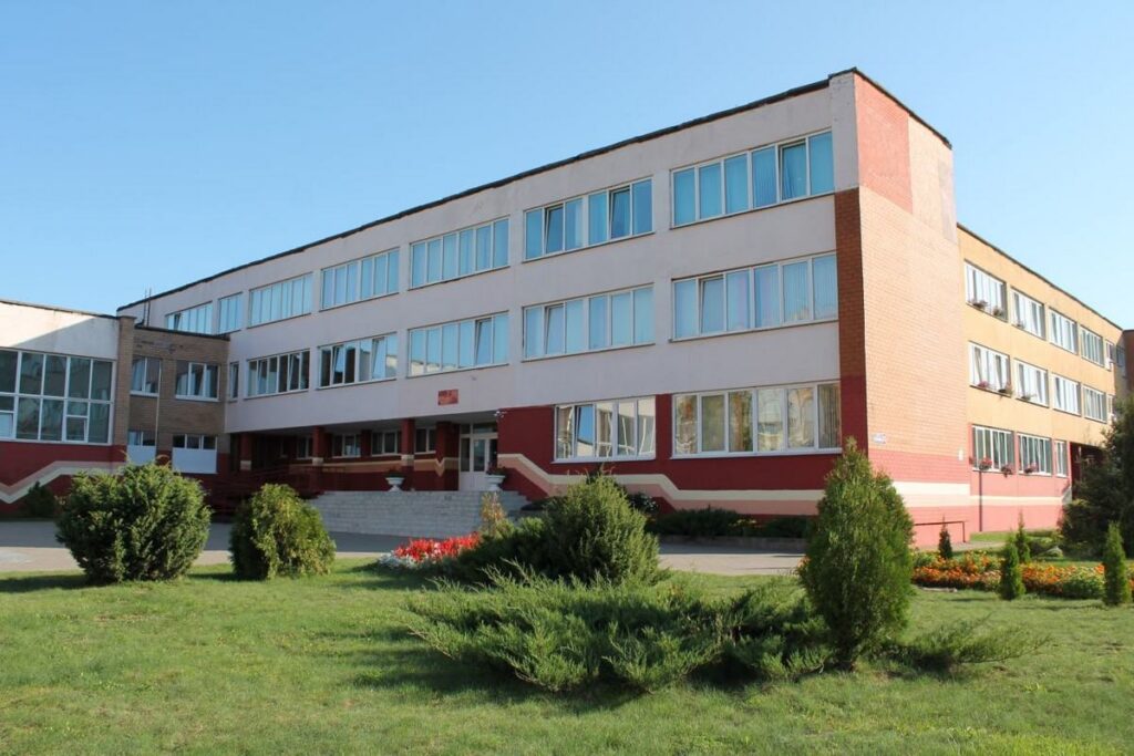 От роботов до «Волота»: чем живет гимназия в Жодино