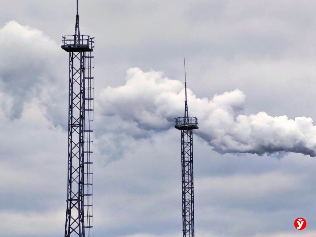 «Вписаться в 30 Гб»: как лимит трафика поставил деревни без оптоволокна в цифровую очередь