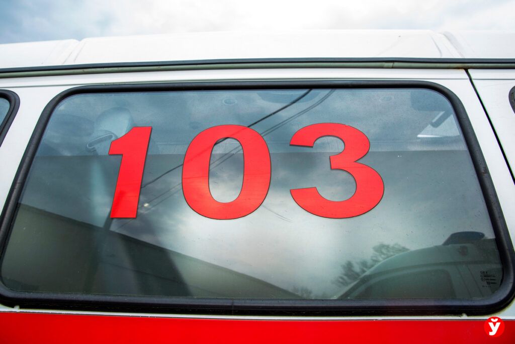 Мужчина с ожогами госпитализирован после пожара в доме под Уздой