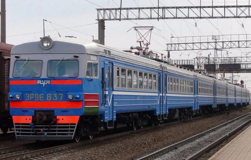 Поезд Витебск–Минск остановили в Жодино из-за дебошира: рейс опоздал на час